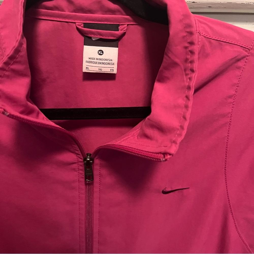 Nike Women's Pink Jacket. Size XL. - Picture 2 of 7